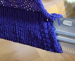 Anschlagkamm hochrollen