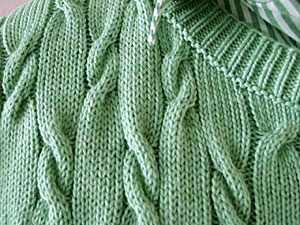 Zopfpullover, Halsausschnitt